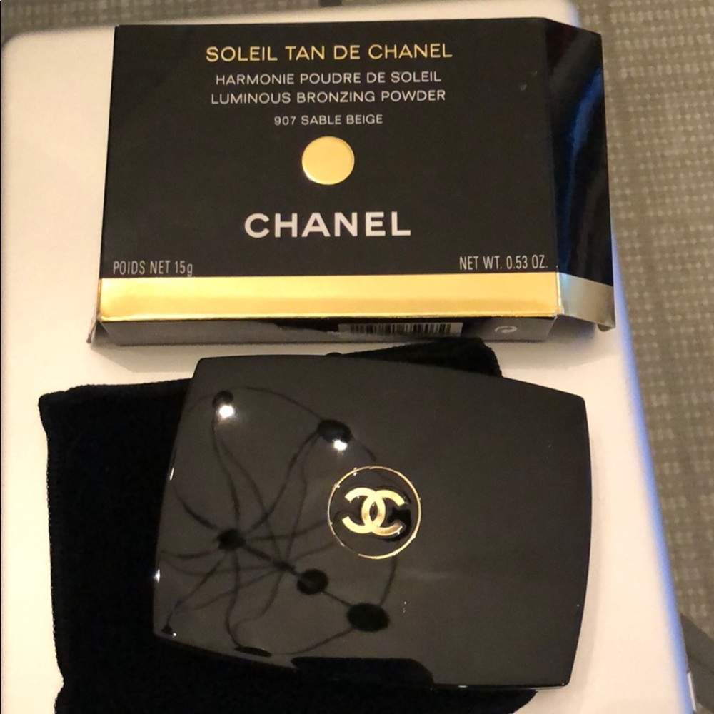 Luminous bronzing powder